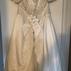Wedding Gown Ivory Empire waist Size 14 pre-owned